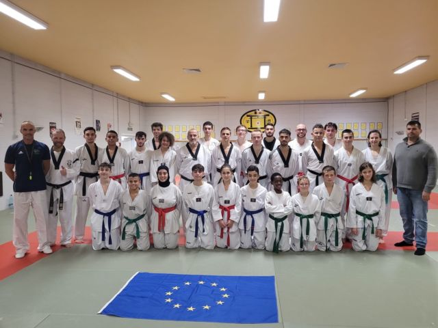 Kick Off Meeting Project 1 & 2 october - Bruxelles
Our project aims to promote and transmit the values of sport.
During our project events, we will work in partnership with clubs to offer sports and test our tools for transmitting values.
A big thank you to @koreaclubhoudeng.tkd the for the welcome.
On the pictures, the tests of multimedia tools to transmit the values.

Thanks to @manuel_hr69 & @ismael_bernabal_ortega 

#Taekwondo #ABFT #ABFTTeam #Sportdehautniveau #teambelgium #ADEPS #federation_wallonie_bruxelles #belgium #martialarts #fight #taekwondofamily #taekwondolovec#blackbelt #worldtaekwondo #mundotaekwondo #wt #taekwondoallday #taekwondotraining #tkd #taekwondolife #referee